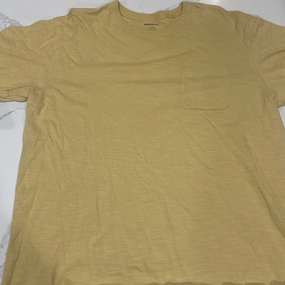 Old Navy Yellow Pocket Tee Men’s Size Medium Casual Basic Shirt